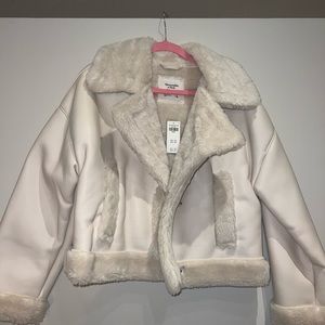 Abercrombie white oversized short sherpa lined vegan leather jacket